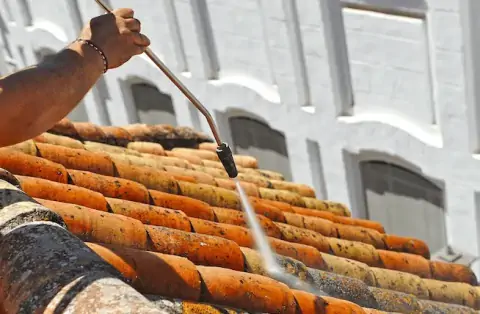 Nettoyage de toitures - Camaret-sur-Aigues